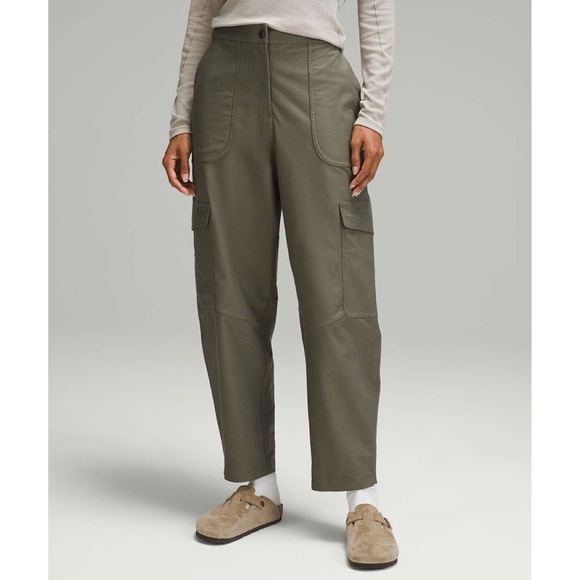 lululemon athletica Pants - Lululemon athletica | Light Utilitech Cargo BarrelPocket High Rise Pants US 29